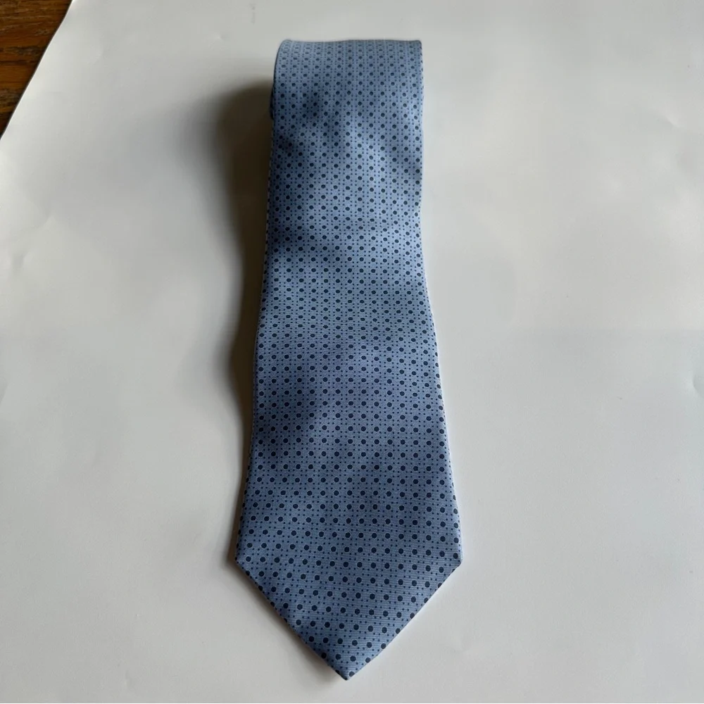 Tommy Hilfiger Light Blue and Navy  Patterned Silk Tie
